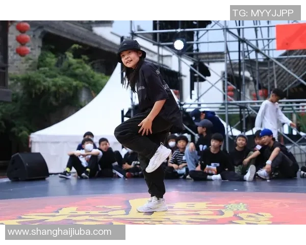 南京街舞队与杭州街舞队实力对比赛后复盘分析与精彩瞬间回顾